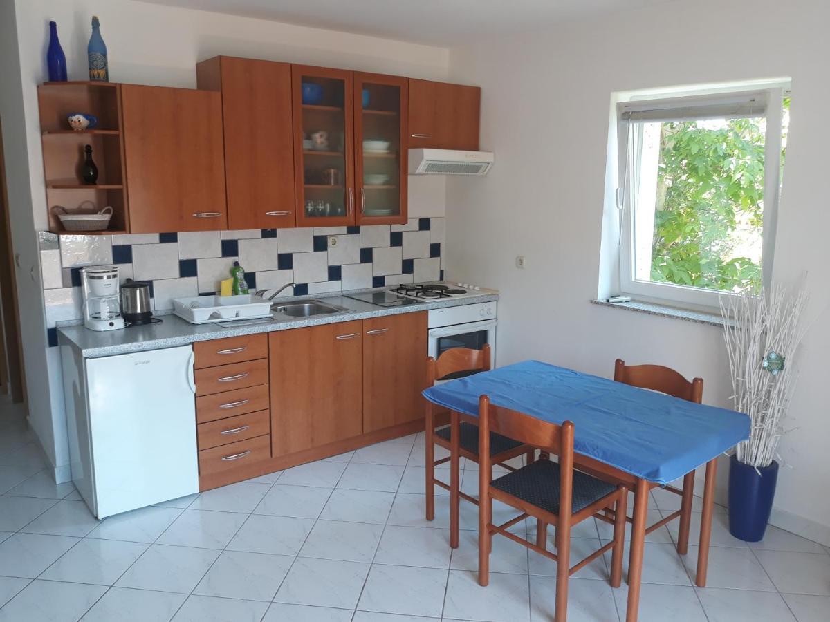 Apartments Denis Башка Экстерьер фото